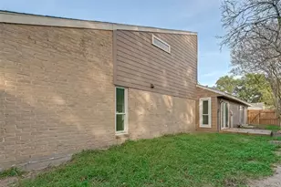 12111 Poulson Dr, Houston, TX 77031 - Photo 32