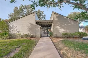 12111 Poulson Dr, Houston, TX 77031 - Photo 4