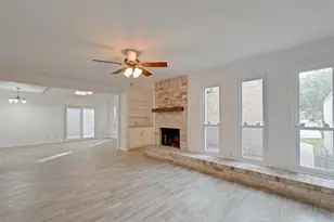 12111 Poulson Dr, Houston, TX 77031 - Photo 8