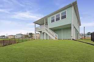 3801 Peacock Isle Dr, Dickinson, TX 77539 - Photo 6