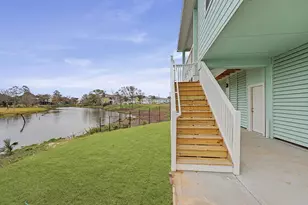 3801 Peacock Isle Dr, Dickinson, TX 77539 - Photo 8