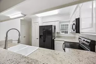 3131 Southwest Fwy, Houston, TX 77098 - Photo 6