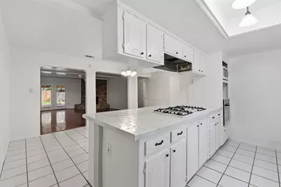 2115 Oak Shores Drive, Kingwood, TX 77339 - Photo 14