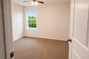 253 Wonderful Life Way, Jarrell, TX 76537 - Photo 14