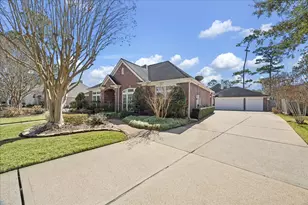1004 Pine Cone Ln, Friendswood, TX 77546 - Photo 2