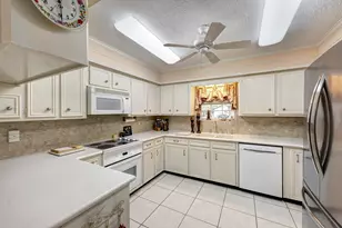 30307 Wensley Dr, Spring, TX 77386 - Photo 4