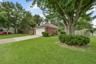 15707 Fincher Dr, Friendswood, TX 77546 - Photo 32