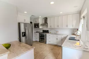 3119 Shawnee Dr, Sugar Land, TX 77479 - Photo 8