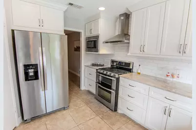 3119 Shawnee Drive, Sugar Land, TX 77479 - Photo 6