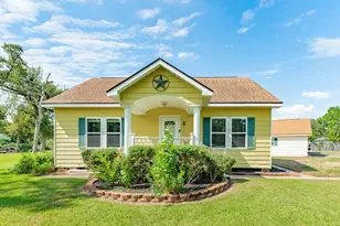 402 Goliad St Cr 821, Clute, TX 77531 - Photo 2