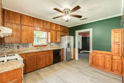 402 Goliad St Cr 821, Clute, TX 77531 - Photo 18