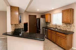 3515 Woodmere Ln, Sugar Land, TX 77478 - Photo 4