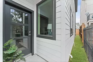 2111 Holman St, Houston, TX 77004 - Photo 2