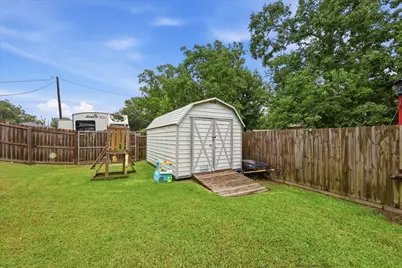 980 Dugas Street, Bridge City, TX 77611 - Photo 34