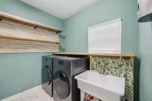 980 Dugas St, Bridge City, TX 77611 - Photo 16