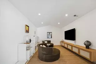 12403 Broken Bough Dr, Houston, TX 77024 - Photo 16