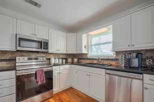 1016 Redfish St, Hitchcock, TX 77563 - Photo 14