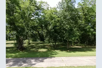 130 Sally Lake Court, Angleton, TX 77515 - Photo 14