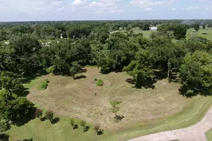 130 Sally Lake Ct, Angleton, TX 77515 - Photo 1