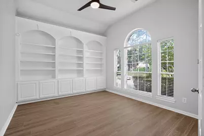 62 S Bardsbrook Circle, The Woodlands, TX 77382 - Photo 14