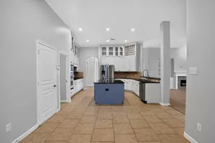 62 S Bardsbrook Cir, Spring, TX 77382 - Photo 6