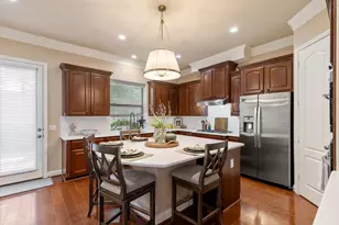 82 Mill Point Pl, The Woodlands, TX 77380 - Photo 6
