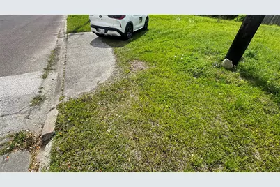 2109 W Texas Avenue, Baytown, TX 77520 - Photo 4