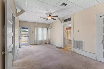 113 S Pumphrey Street, Edna, TX 77957 - Photo 16
