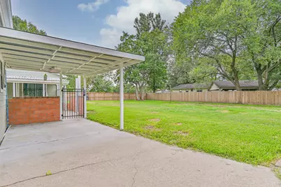 5220 Krueger Drive, Dickinson, TX 77539 - Photo 14