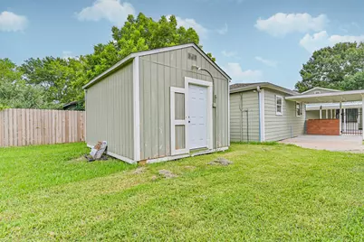 5220 Krueger Drive, Dickinson, TX 77539 - Photo 10