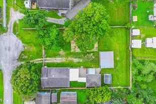 5220 Krueger Dr, Dickinson, TX 77539 - Photo 2