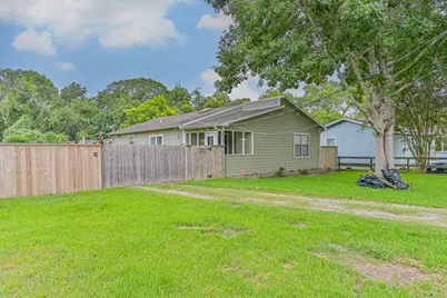 5220 Krueger Drive, Dickinson, TX 77539 - Photo 4