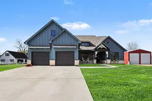 444 Mill Rd, Angleton, TX 77515 - Photo 2