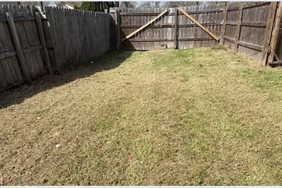 214 N 3rd Street, Sealy, TX 77474 - Photo 14