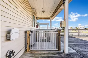 40 Harbor Cir, Tiki Island, TX 77554 - Photo 26