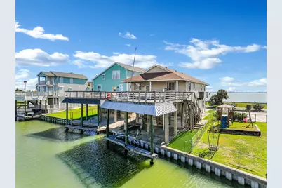 40 Harbor Circle, Tiki Island, TX 77554 - Photo 2