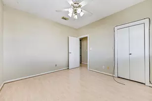 40 Harbor Cir, Tiki Island, TX 77554 - Photo 24
