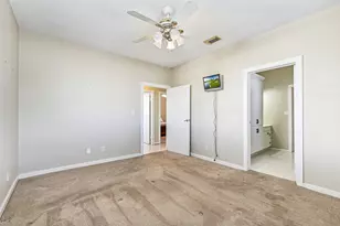 40 Harbor Cir, Tiki Island, TX 77554 - Photo 20