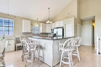 40 Harbor Circle, Tiki Island, TX 77554 - Photo 10