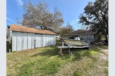 326 W 2nd Street, Freeport, TX 77541 - Photo 24