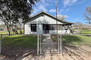 326 W 2nd St, Freeport, TX 77541 - Photo 1