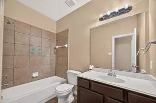 10511 Whisper Bluff Dr, Humble, TX 77396 - Photo 18