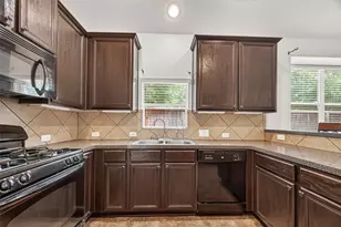 10511 Whisper Bluff Dr, Humble, TX 77396 - Photo 6
