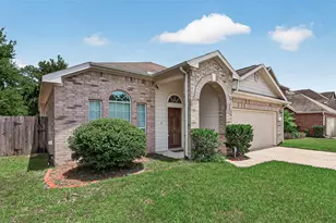 10511 Whisper Bluff Dr, Humble, TX 77396 - Photo 2