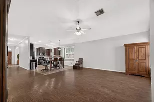 10511 Whisper Bluff Dr, Humble, TX 77396 - Photo 10