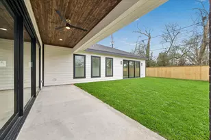 1302 Springrock Ln, Houston, TX 77055 - Photo 26