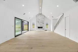 1302 Springrock Ln, Houston, TX 77055 - Photo 4