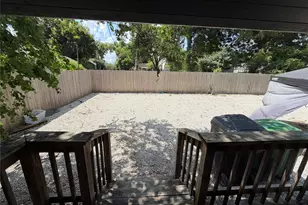 1210 E 33rd St, Houston, TX 77022 - Photo 10