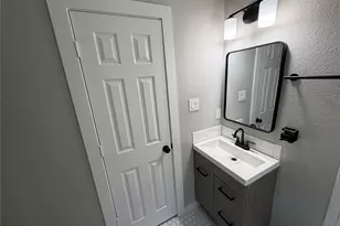 1210 E 33rd St, Houston, TX 77022 - Photo 8