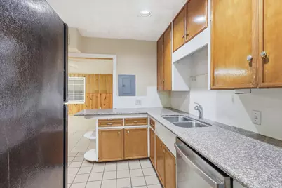 106 Barracuda Avenue, Galveston, TX 77550 - Photo 8